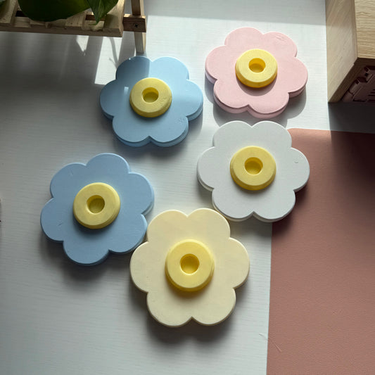 Second Chance Daisy Plates