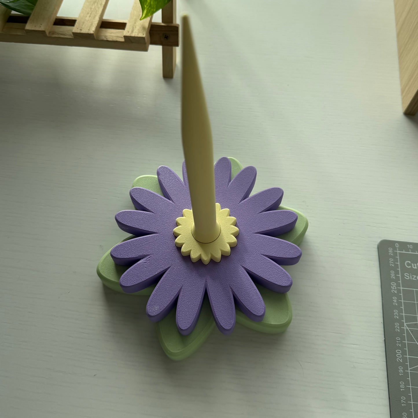 Second Chance Aster Spinner (Wisteria-Pistachio)