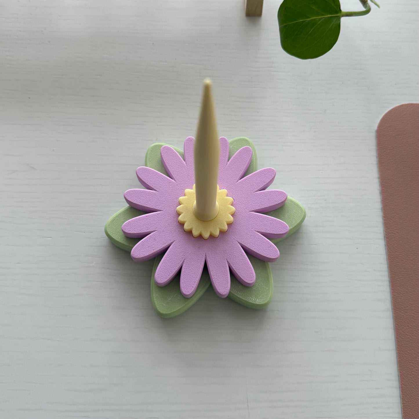 Second Chance Mini Aster Spinner (Pistachio)