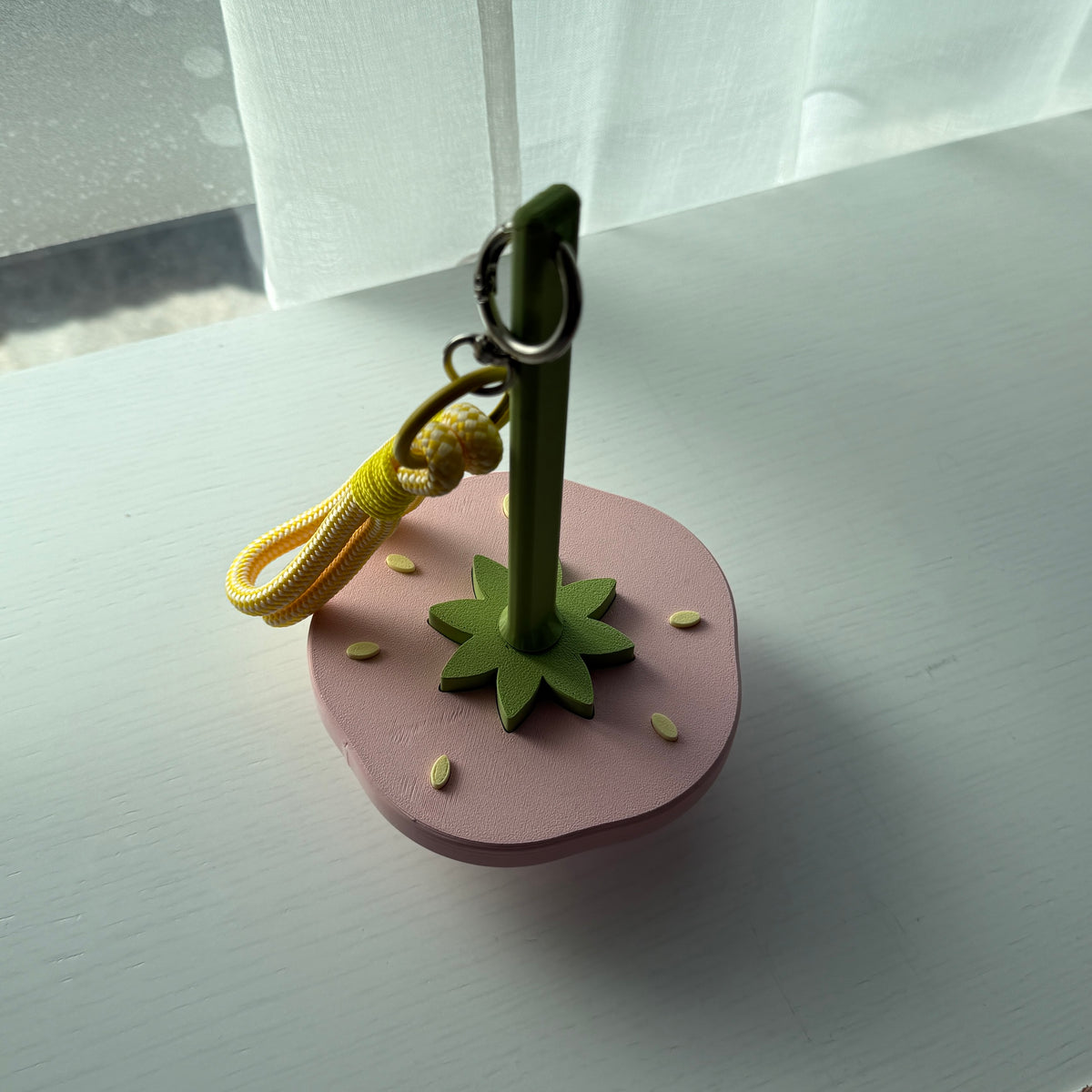 Second Chance Strawberry Spinner (With Compartment)